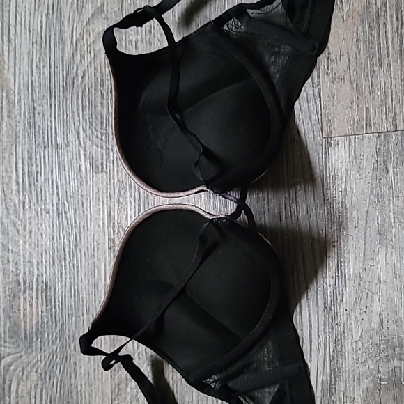 🔥 Victoria's Secret Bombshell Bra Lace & Strappy Detail 34B Pre-owned 🔥 - Picture 6 of 9
